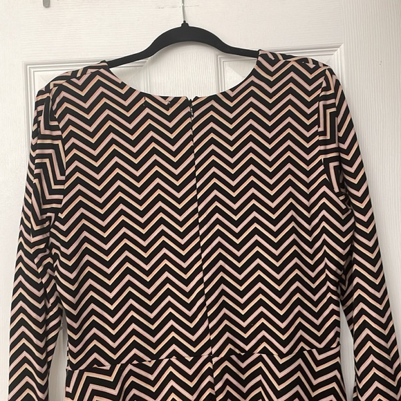 XL zigzag print mini dress long sleeves - Picture 7 of 8